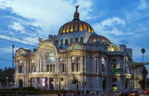 Descubre la belleza del Eje Central Bellas Artes en la Ciudad de México